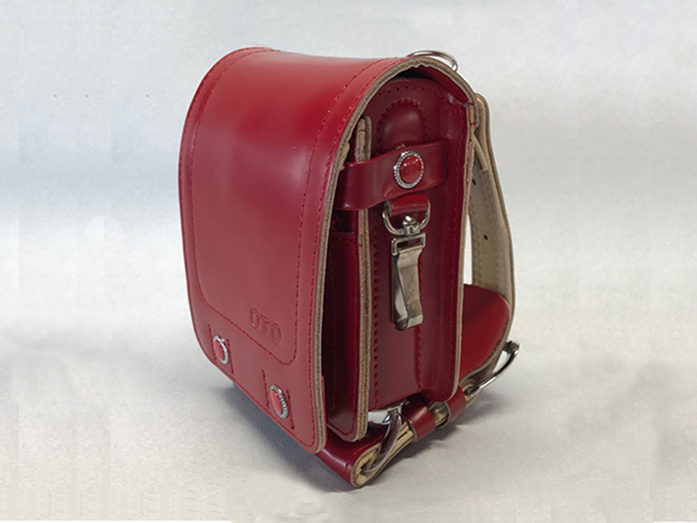 新しい革で作ったミニランドセル